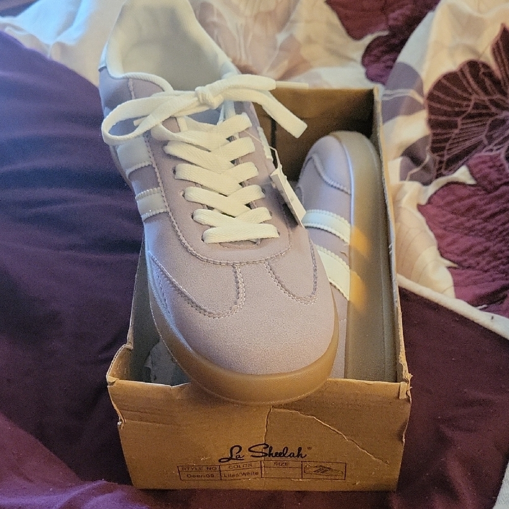 Purple and White Casual Sneakers with Lace-Up Design